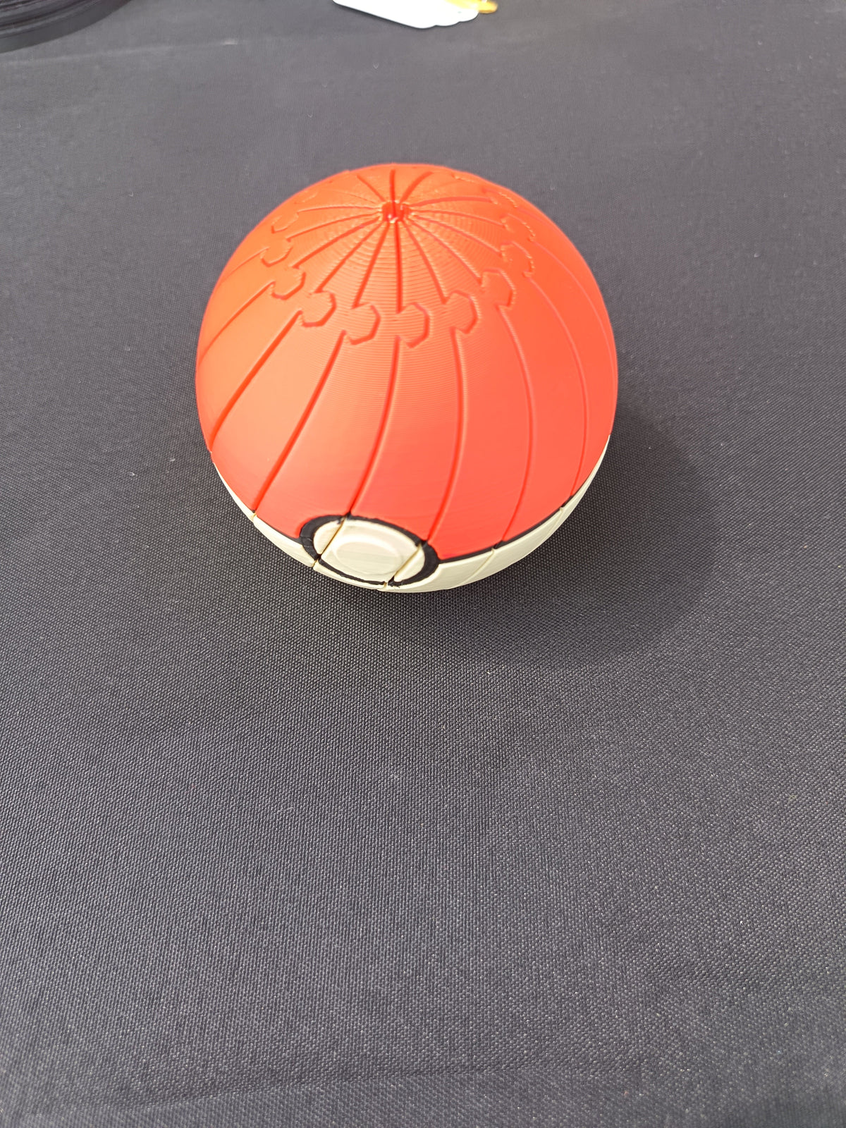 Poké Ball 3D imprimée 7 cm rouge et blanc