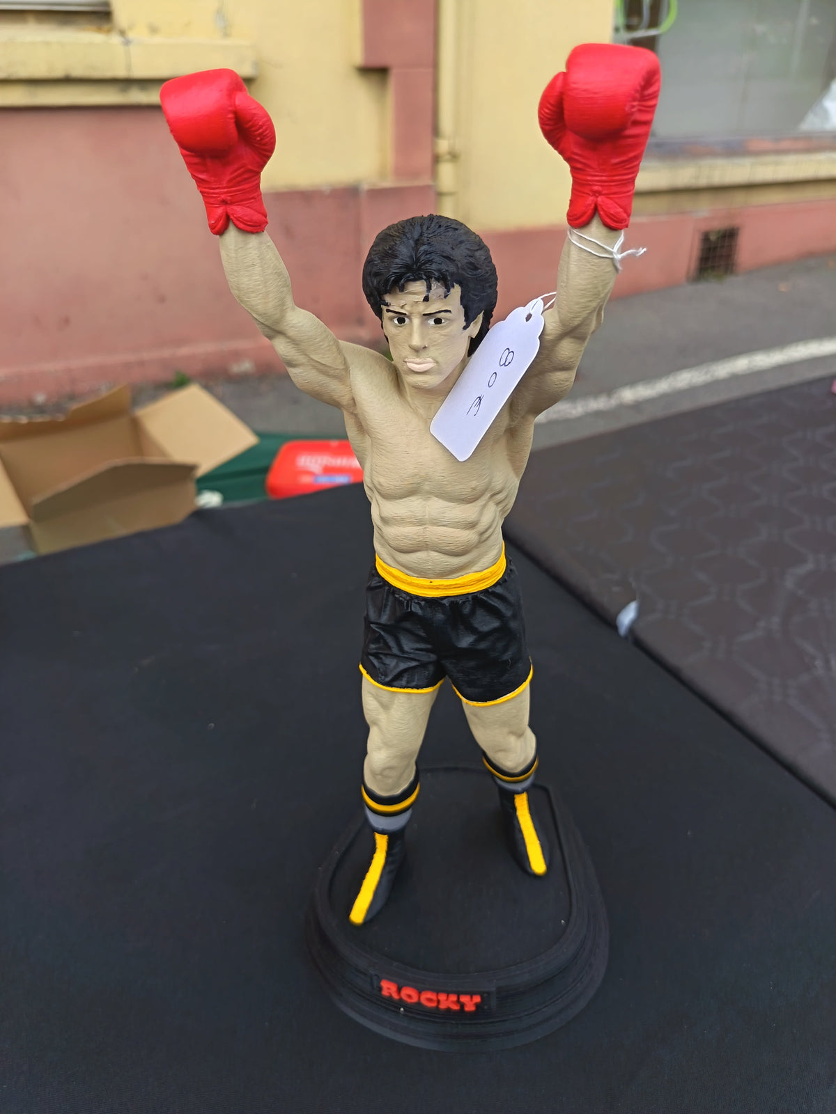 Figurine Rocky Balboa 3D imprimée 33 cm pose victoire