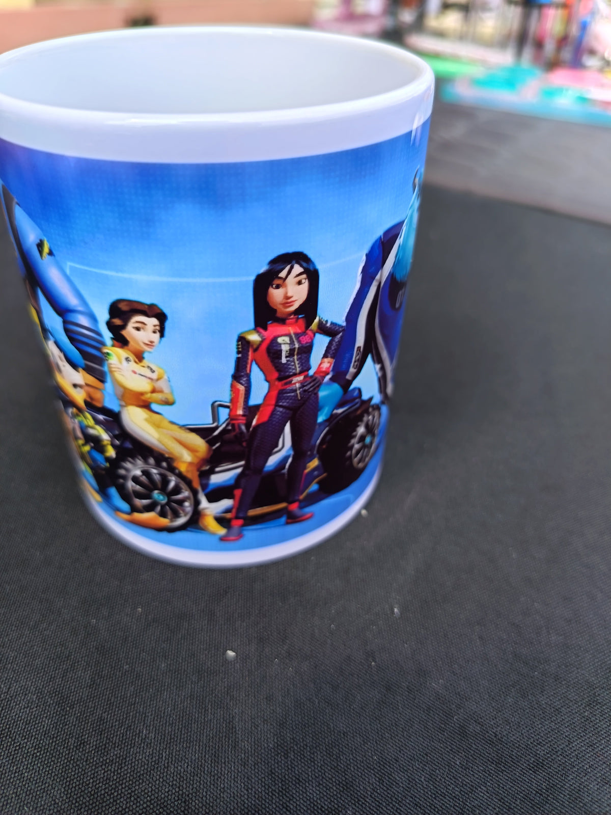 Tasse Disney Heroes - Belle et Mulan en combinaison