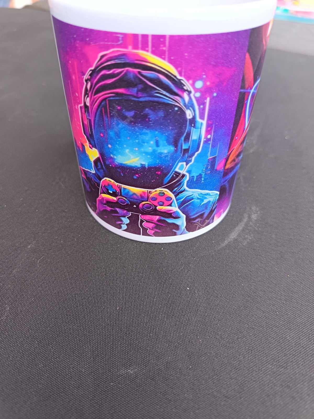 Tasse Game - astronaute gamer cyberpunk