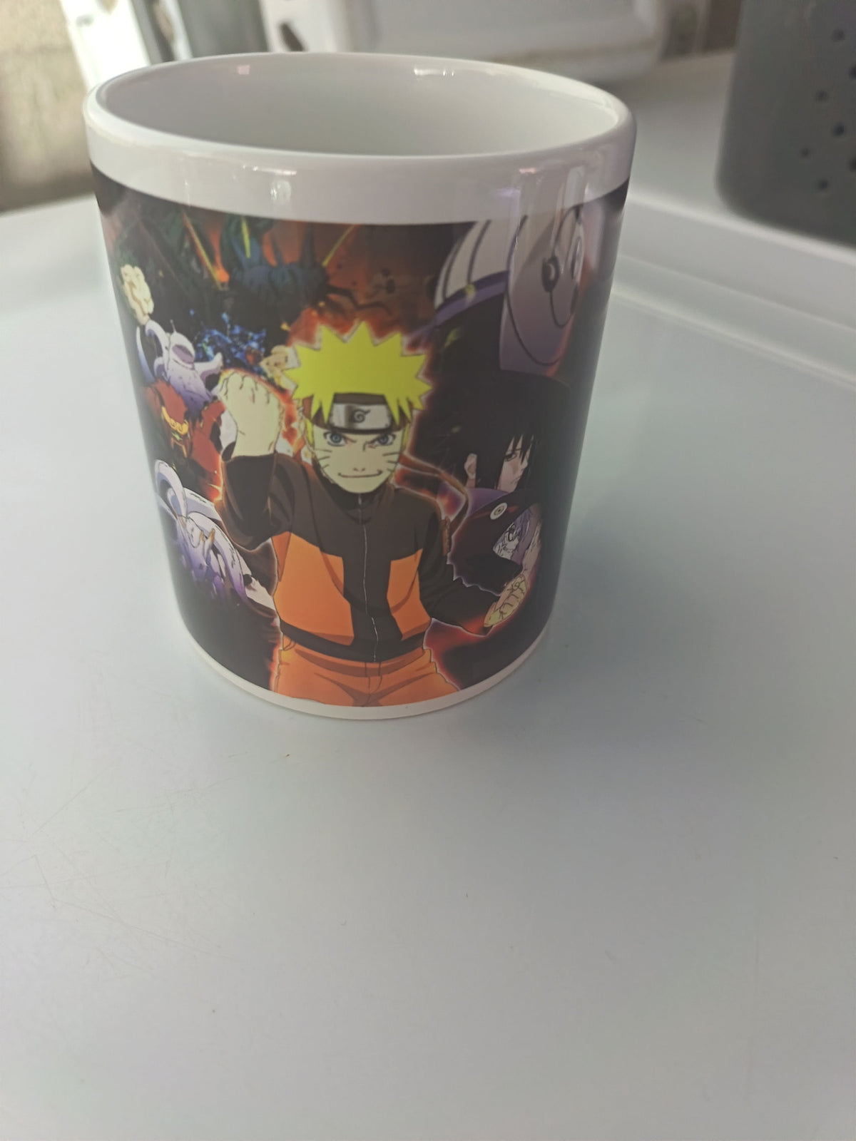 Tasse céramique Naruto Sasuke Pain personnages manga fond sombre