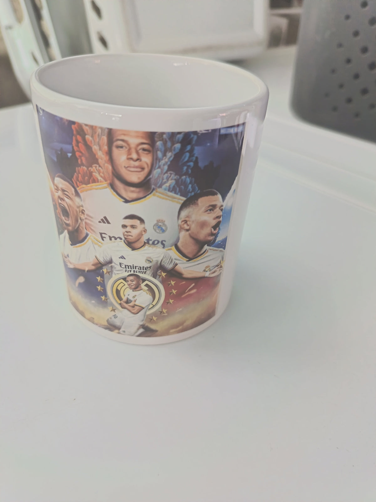 Tasse céramique Mbappé Real Madrid maillot blanc portraits multiples