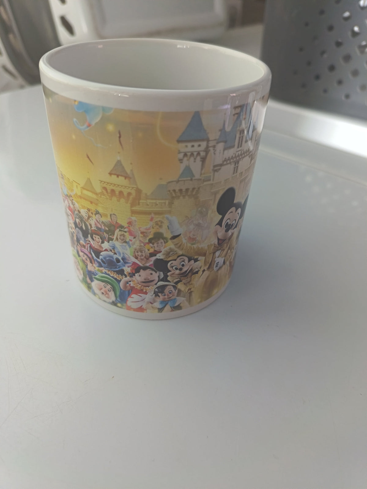 Tasse céramique Disney château panoramique personnages Mickey Stitch