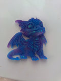 Figurine bébé dragon en résine époxy galaxy bleu et violet avec paillettes turquoise